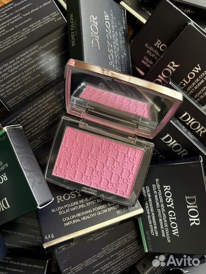 Румяна Dior 001