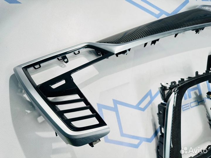 Карбоновые вставки в салон BMW X5 G05