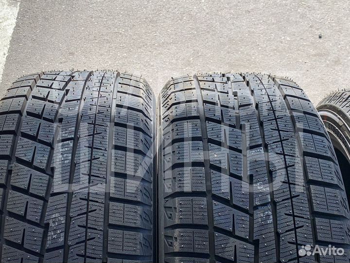 Yokohama Ice Guard IG60A 275/35 R19 100Q