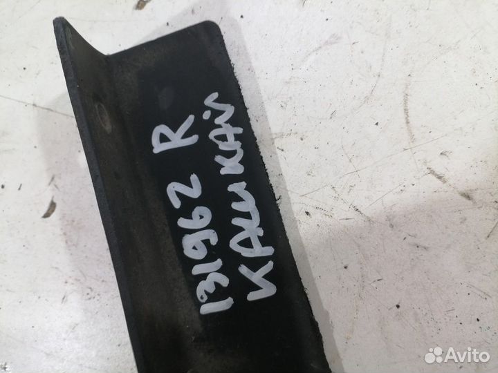 Брызговик под бампер передний правый