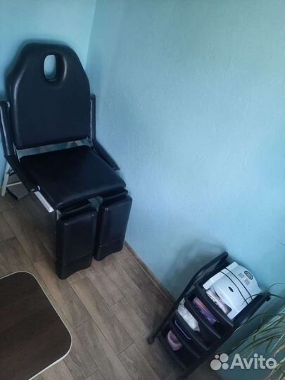 Сдам в аренду маникюрный стол