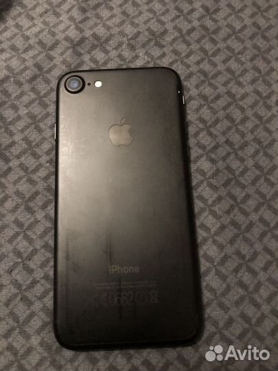 Телефон iPhone 7