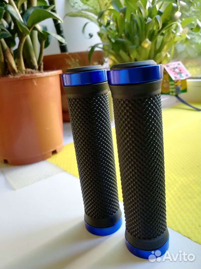 Грипсы, ручки на руль с зажимами