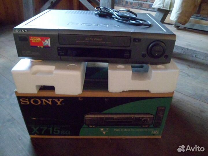 Продам видеомагнитофон sony X715