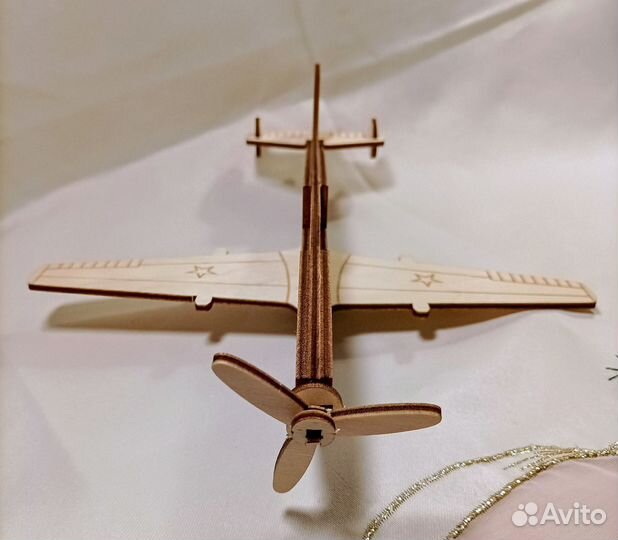 Игрушка модель самолёт Як, сувенир в подарок