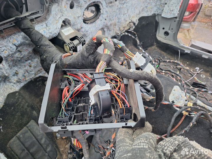 Центральная коса, проводка салона VW Polo