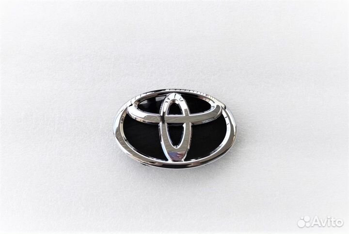 Камри 70 Значок тойота Оригинал новый 2017-2021