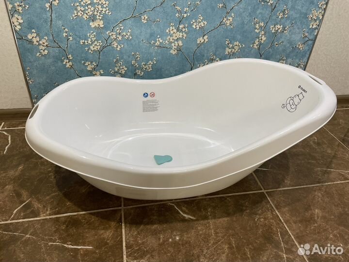 Ванночка для купания новорожденного с термометром