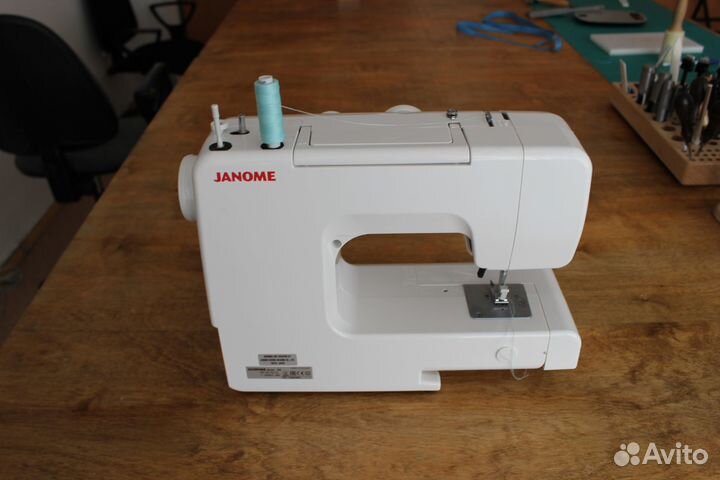 Швейная машина janome 550 с коробкой и документами