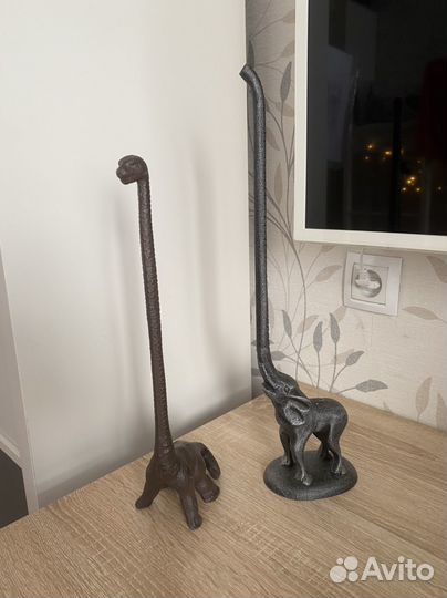 Держатель для бумажных полотенец динозавр