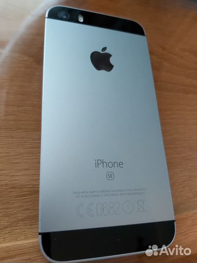 iPhone SE, 32 ГБ