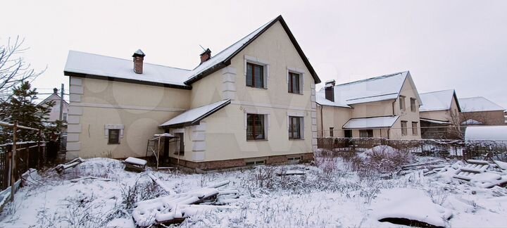 Дом 394 м² на участке 8,4 сот.