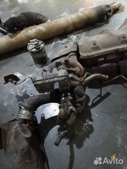 Разобранный мотор Ниссан навара d40