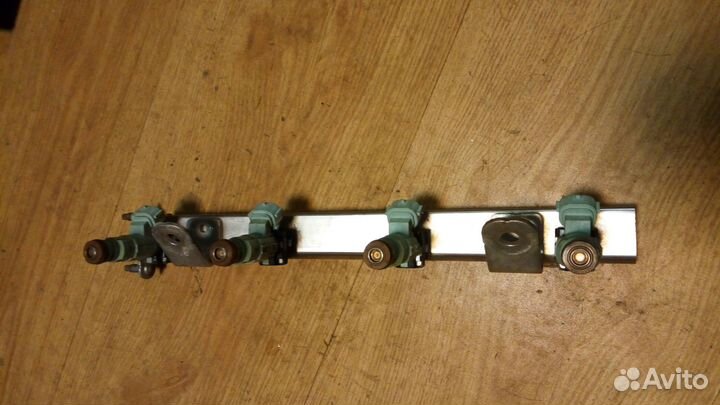 Топливная рампа с форсунками hyundai solaris1 1.6