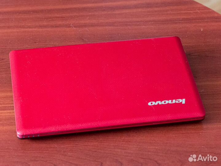 Нетбук Lenovo c крутой сумкой