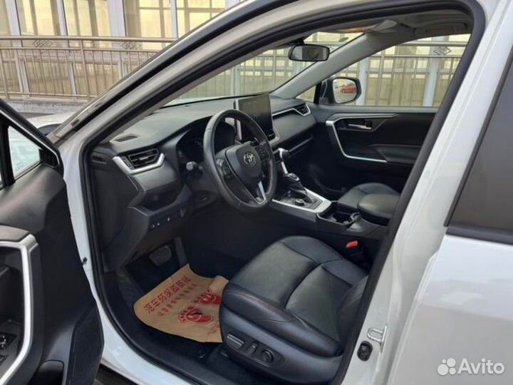 Toyota Wildlander 2.5 CVT, 2021, 22 000 км