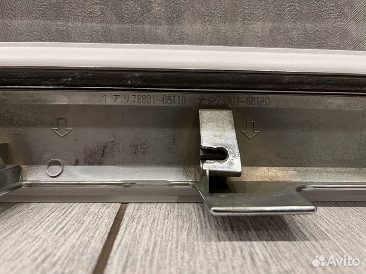 Вставка багажника Toyota Wish