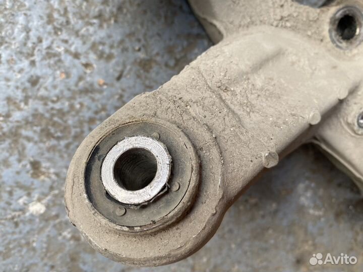 Кулак задний Форд Эксплорер 5