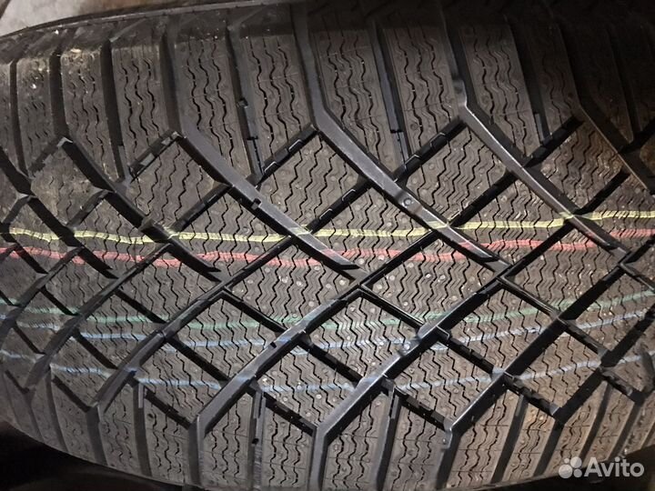 Continental ContiVikingContact 7 235/50 R19 103T