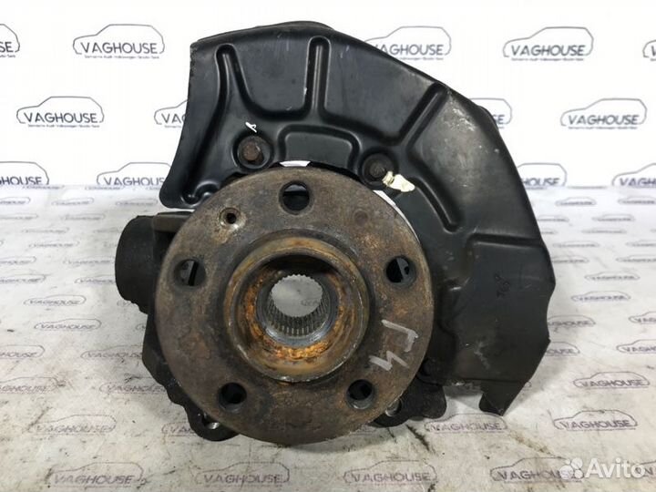 Кулак поворотный передний Volkswagen Golf 4