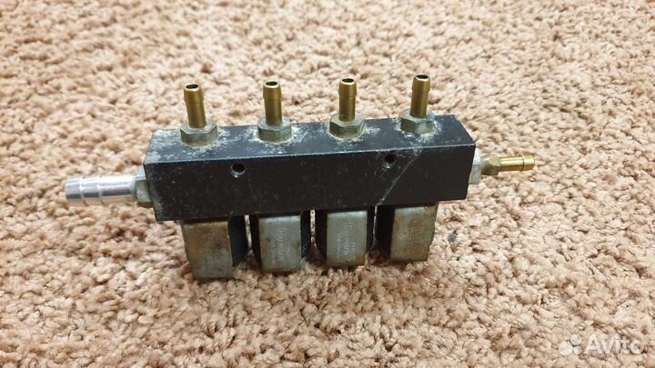 Рампа форсунок 110R-004304 rail 67R-01 4303