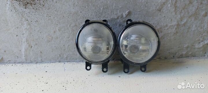 Продам туманки camry 40