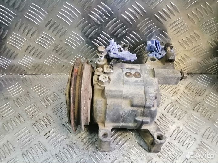 Компрессор кондиционера Nissan X-Trail T30 2.2