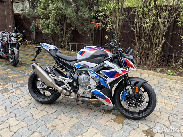 Новый BMW M1000R 2023, карбон пакет