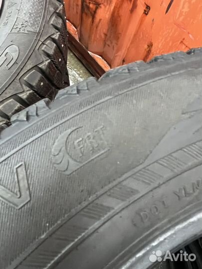 Nokian Tyres Hakkapeliitta R2 SUV 225/60 R18