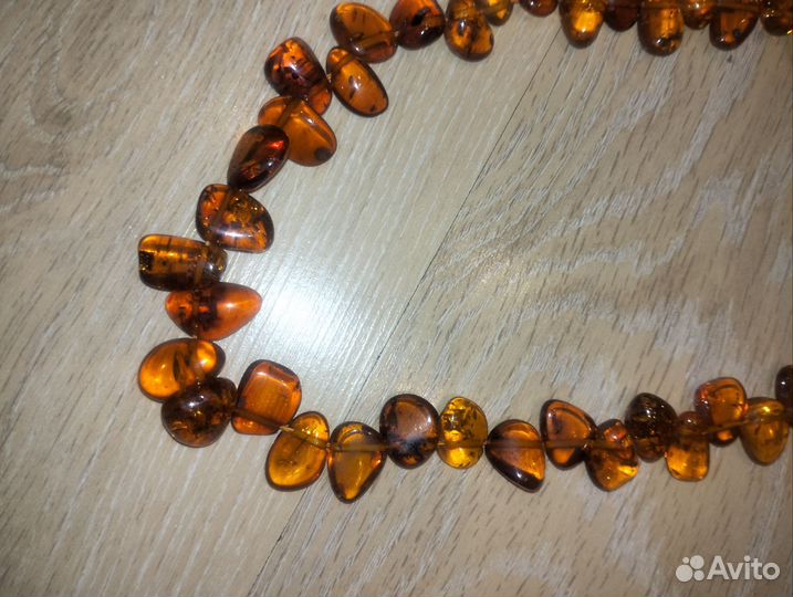 Янтарные бусы