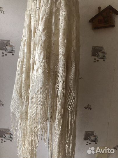 Шелковый платок реалитет ему почти 80лет