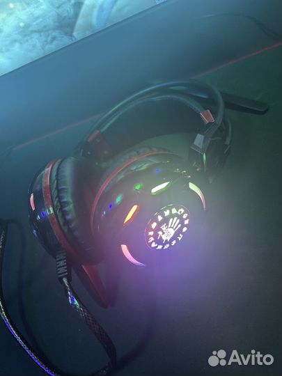 Продаю наушники с микрофоном A4 Bloody G300 черный