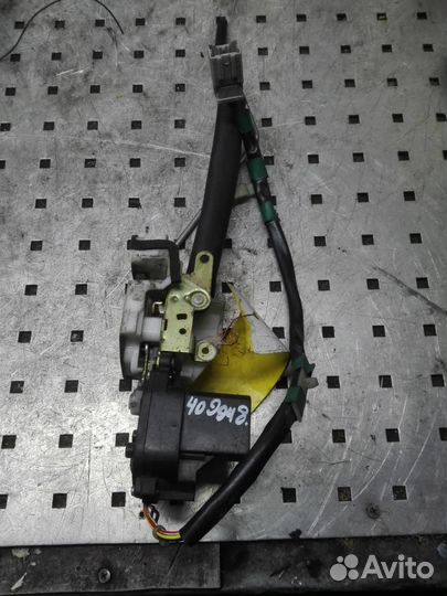 Замок двери передней левой Rover 400