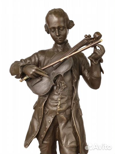 Бронзовая статуэтка 