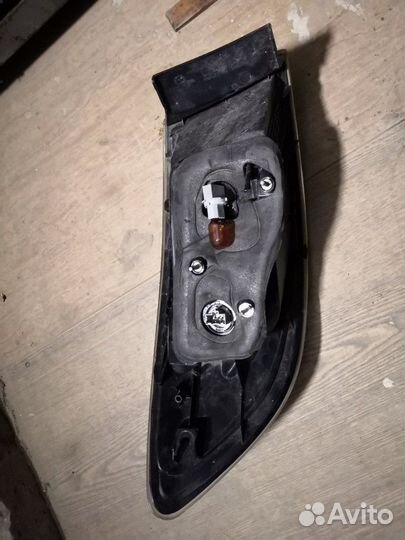 Фонарь задний правый mazda 3 2011г