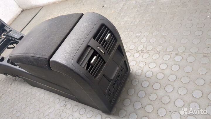 Консоль салона Volkswagen Passat 7 Европа, 2013