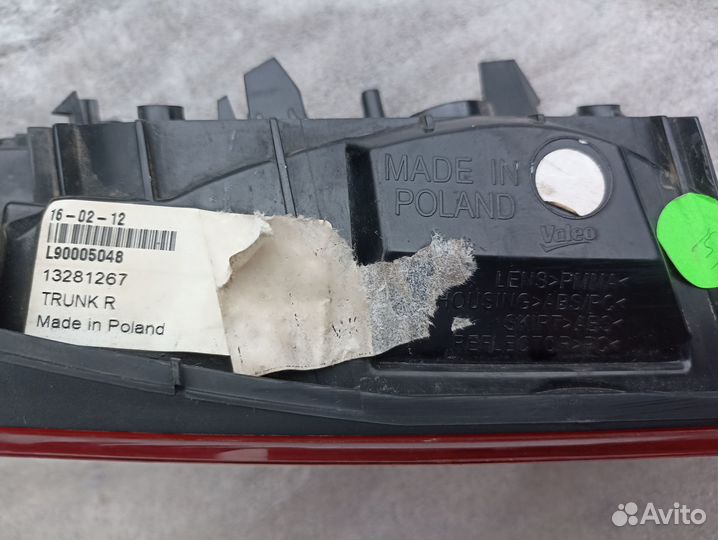 Фонарь правый в крышку багажника Astra j Gtc