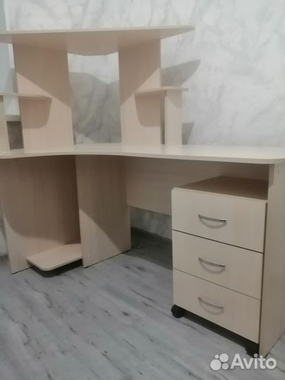 Компьютерный стол