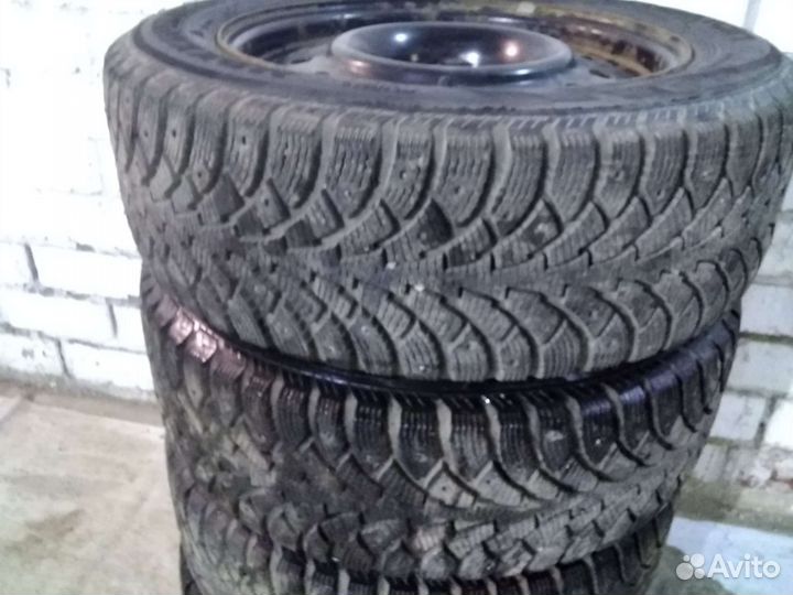 Nokian Tyres Hakkapeliitta 4 205/60 R16