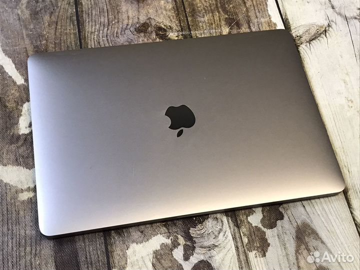 Macbook pro 13 2017 i5 Retina
