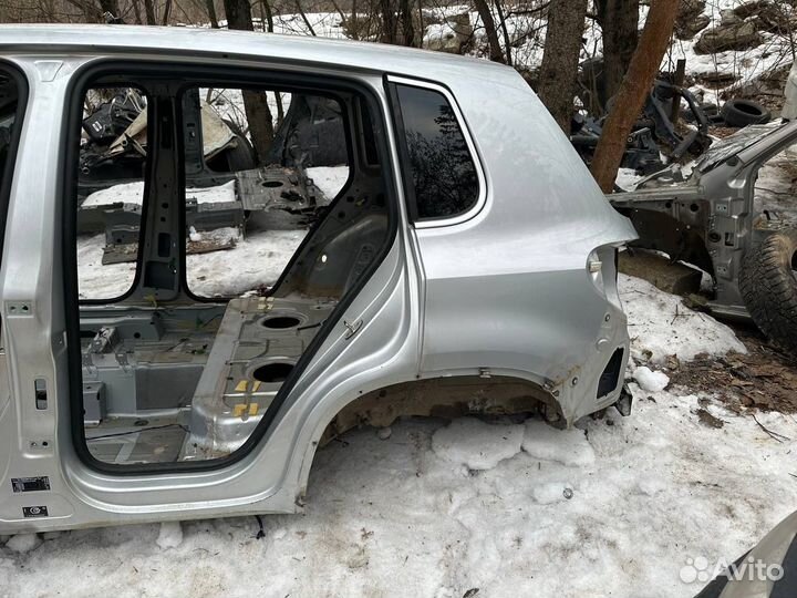 Крыло заднее левое Tiguan 1