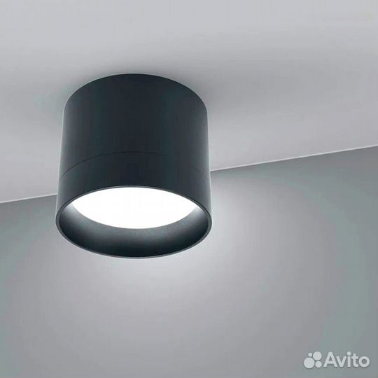 Спот черный Feron