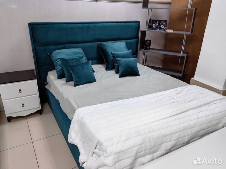 Кровать двуспальная 140 200