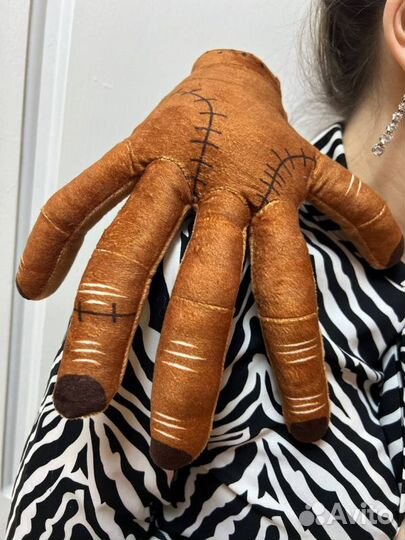 Рука вещь из семейки Адамс