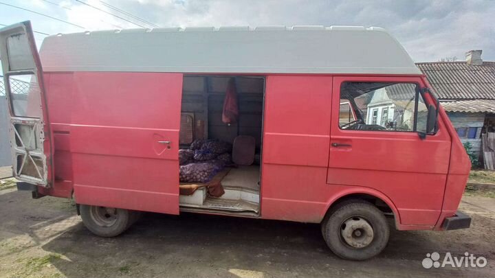 Volkswagen LT, 1988