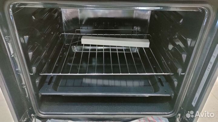 Электронный встраиваемый духовой шкаф