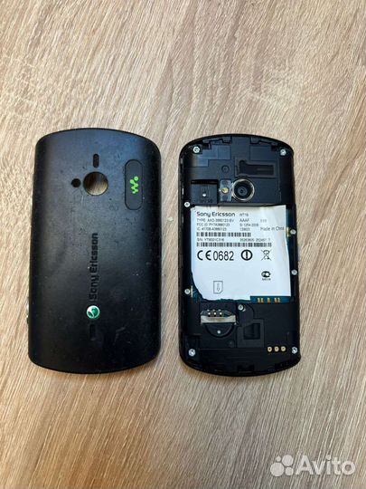 Телефон Sony ericsson WT19i