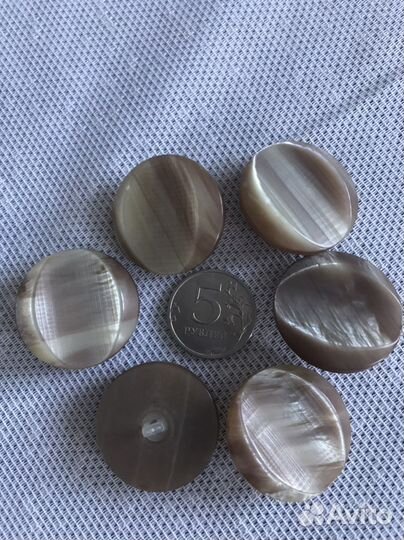 Пуговицы, цена за 6 штук