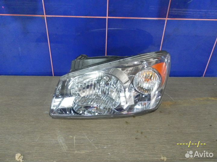Фара передняя левая Kia Cerato 1