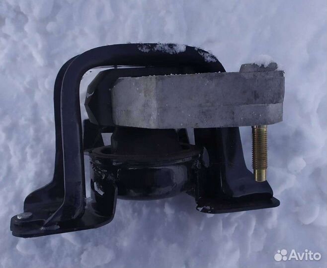 Опора двигателя geely mk новая